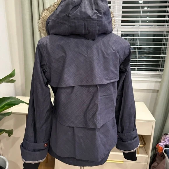 Oakley Gretchen Bleiler Signature Series Insulated Ski Snow Jacket - Picture 7 of 12